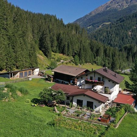 Landhaus St. Hubertus Kaunertal Exterior photo